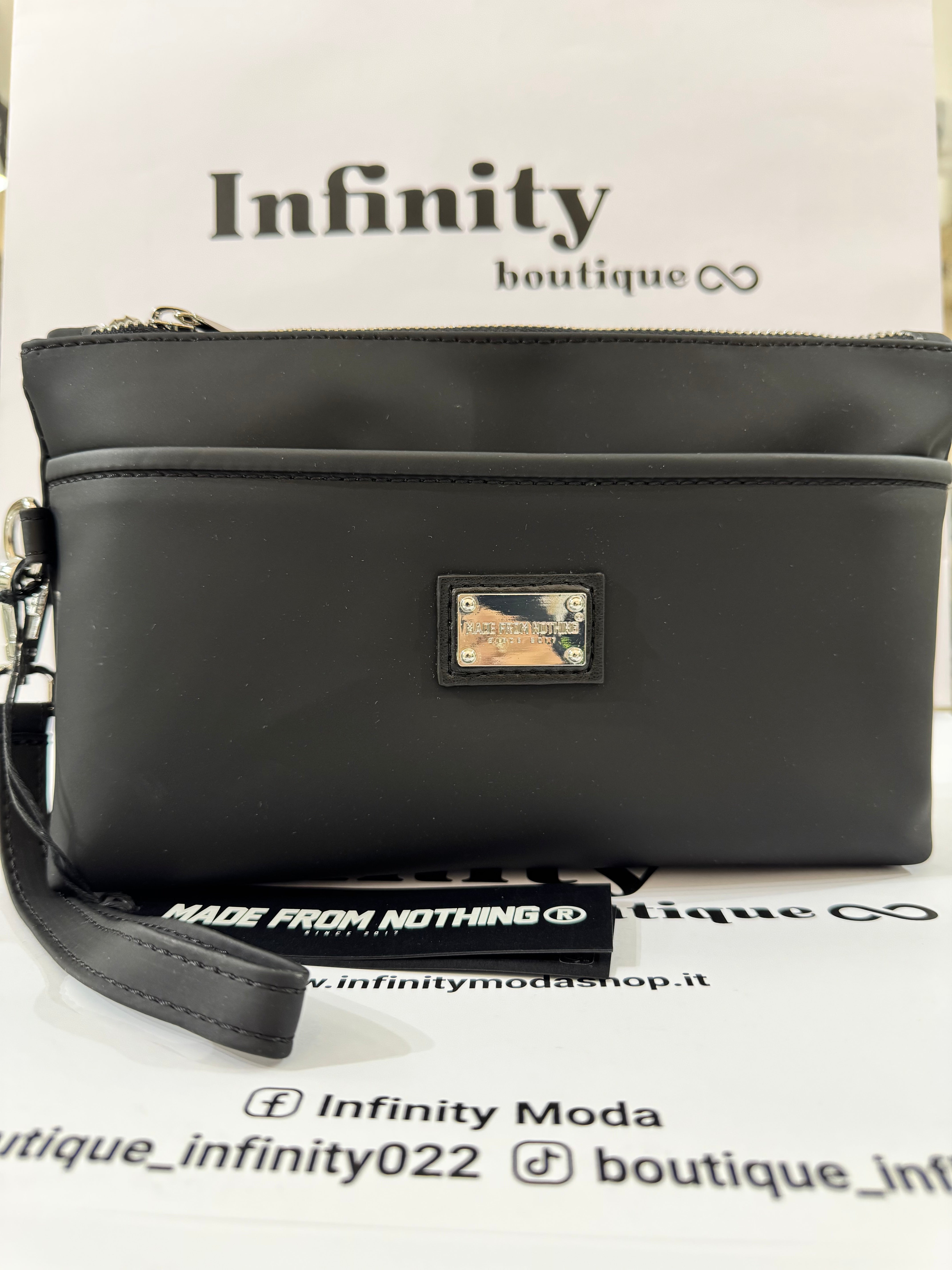 La pochette MFN (Made From Nothing)