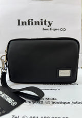 Pochette in ecopelle MFN, elegante e versatile.