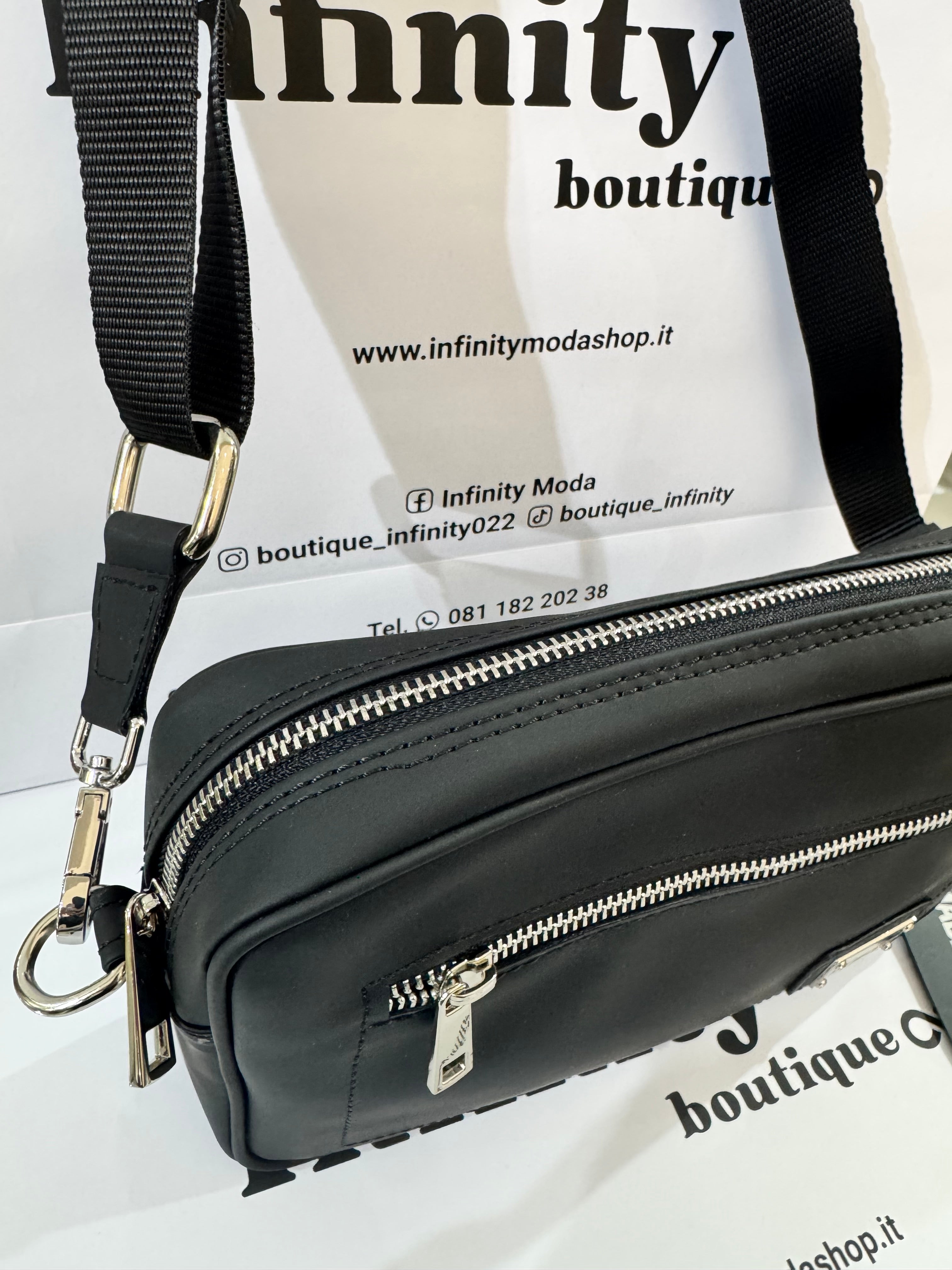 Borsa a Tracolla Nera "NAVE FROM NOTHING"