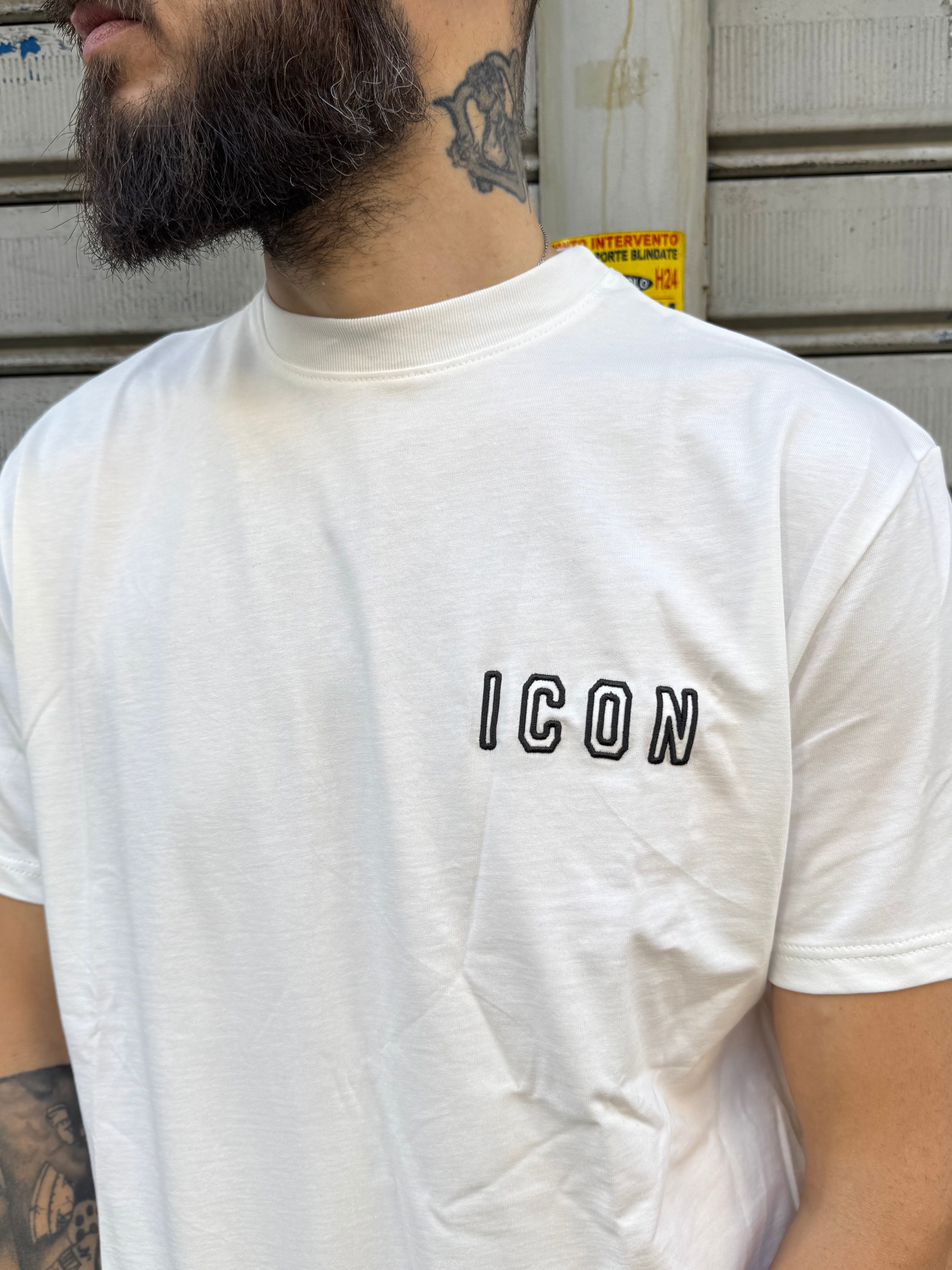 T-shirt Icon logo ricamo lato cuore