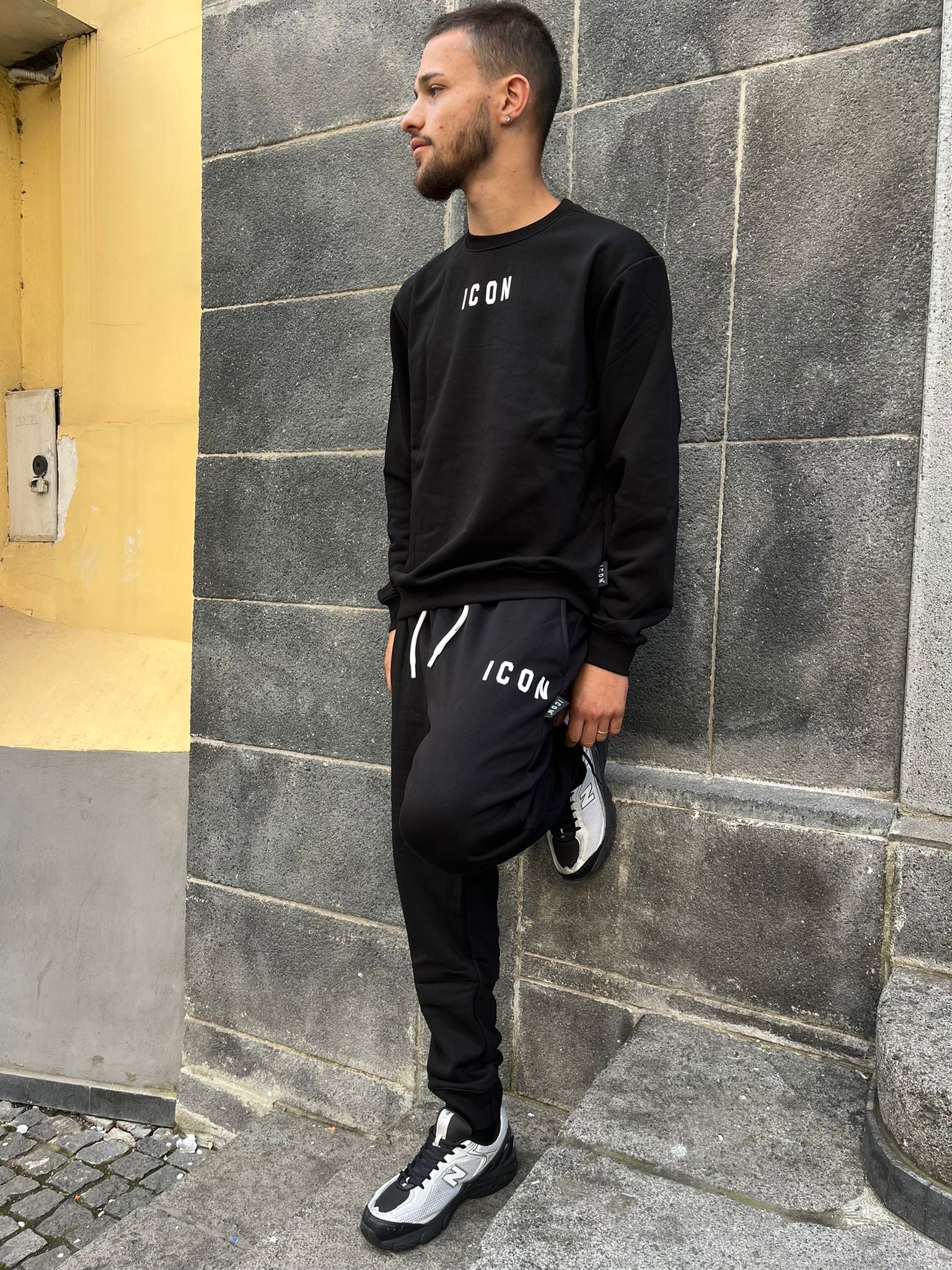 Tuta sportiva da uomo con logo ICON